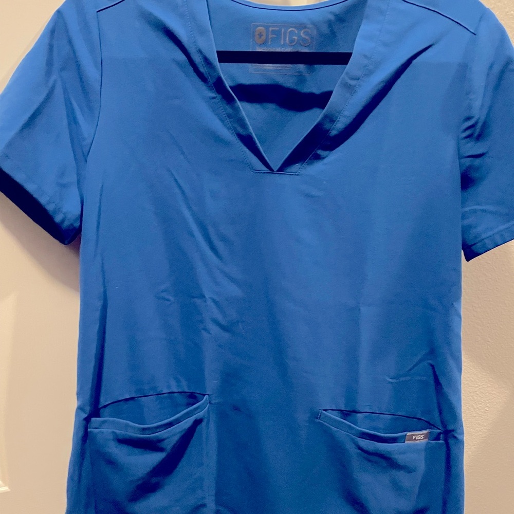 Figs Casma scrub top